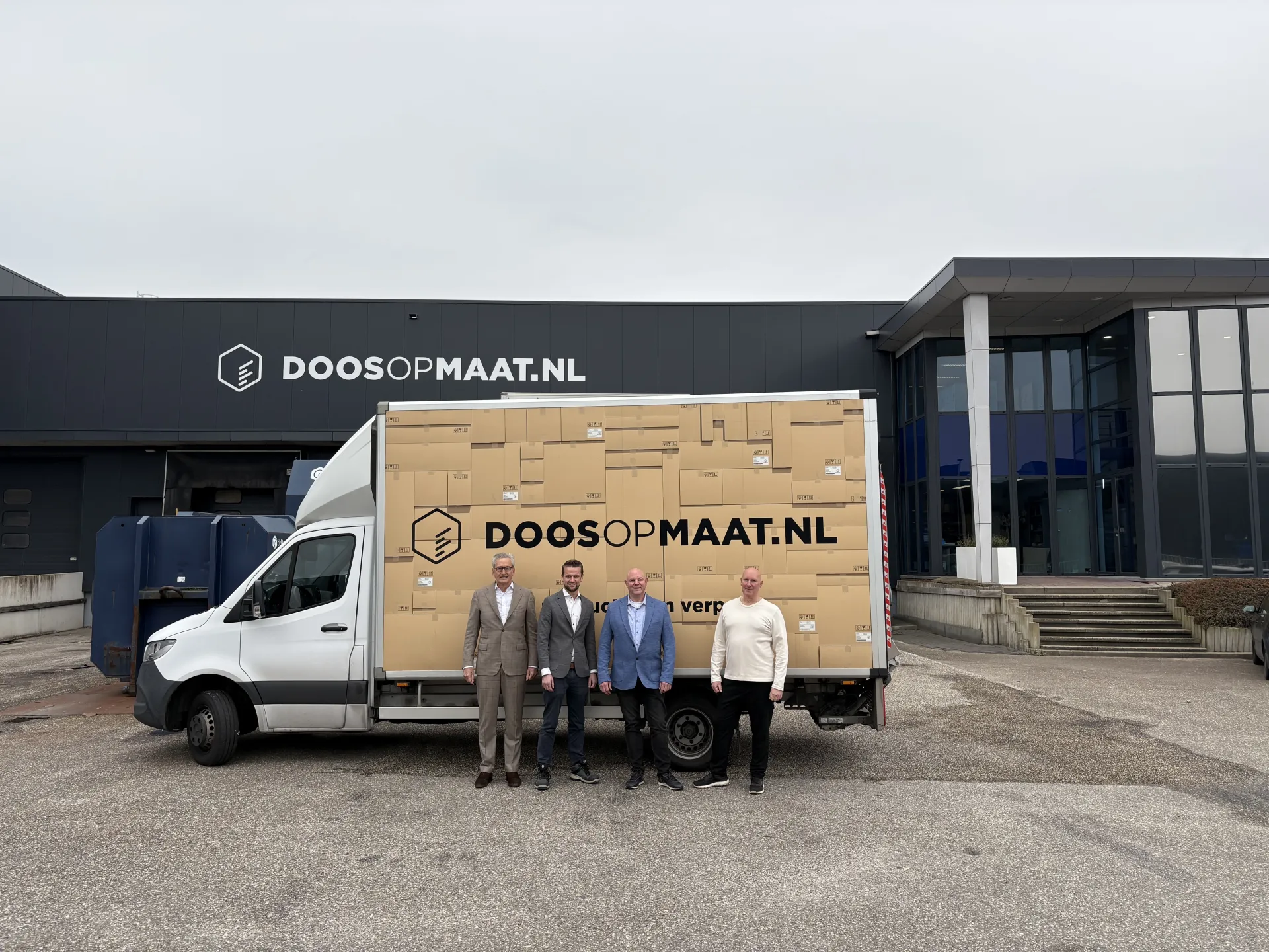 Overname Kartonage Hedel en Dozenstampers door Doosopmaat