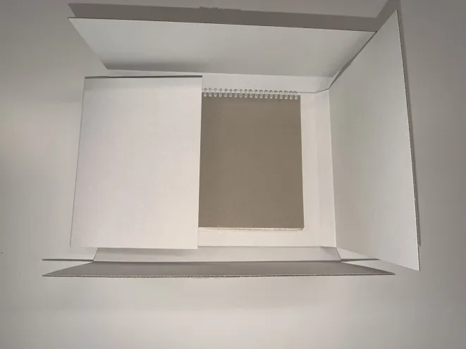 Fefco 404 schuifdoos met inhoud als voorbeeld