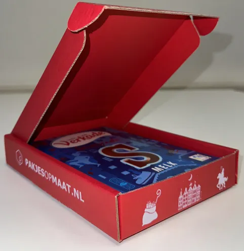 Postdoos geproduceerd tijdens Sinterklaas als chocoladeletter doos door Doosopmaat.be